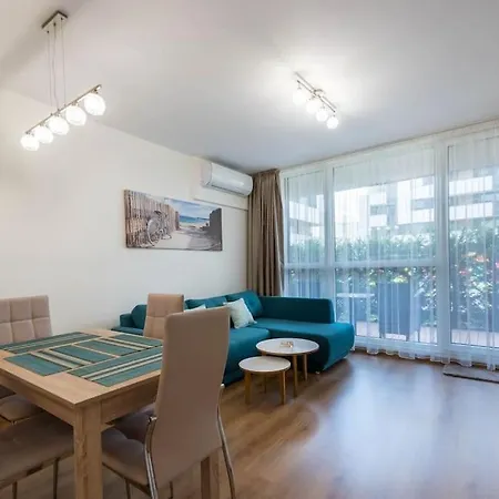 Labyrinth - Free Parking Space Included Апартамент *