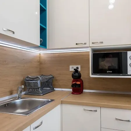 Labyrinth - Free Parking Space Included Apartment Warna