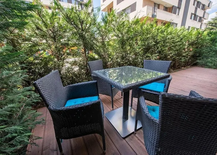 Labyrinth - Free Parking Space Included ヴァルナ