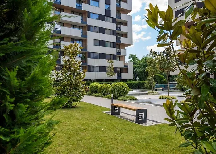 Labyrinth - Free Parking Space Included ヴァルナ